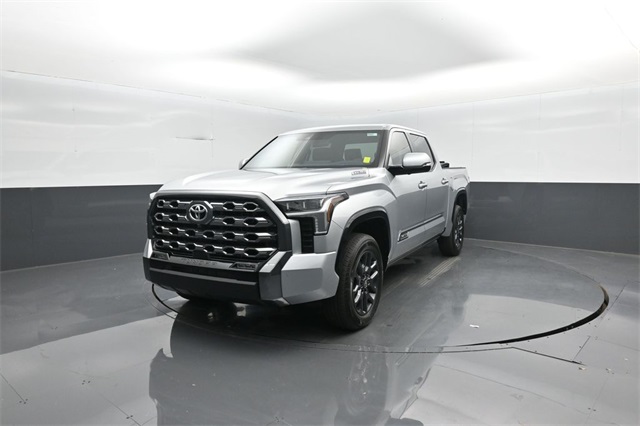 2025 Toyota Tundra Platinum photo 2