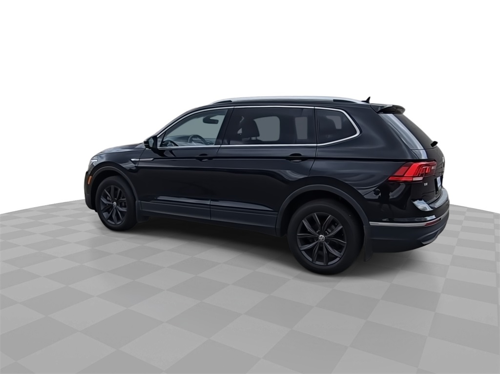 2022 Volkswagen Tiguan SE photo 3