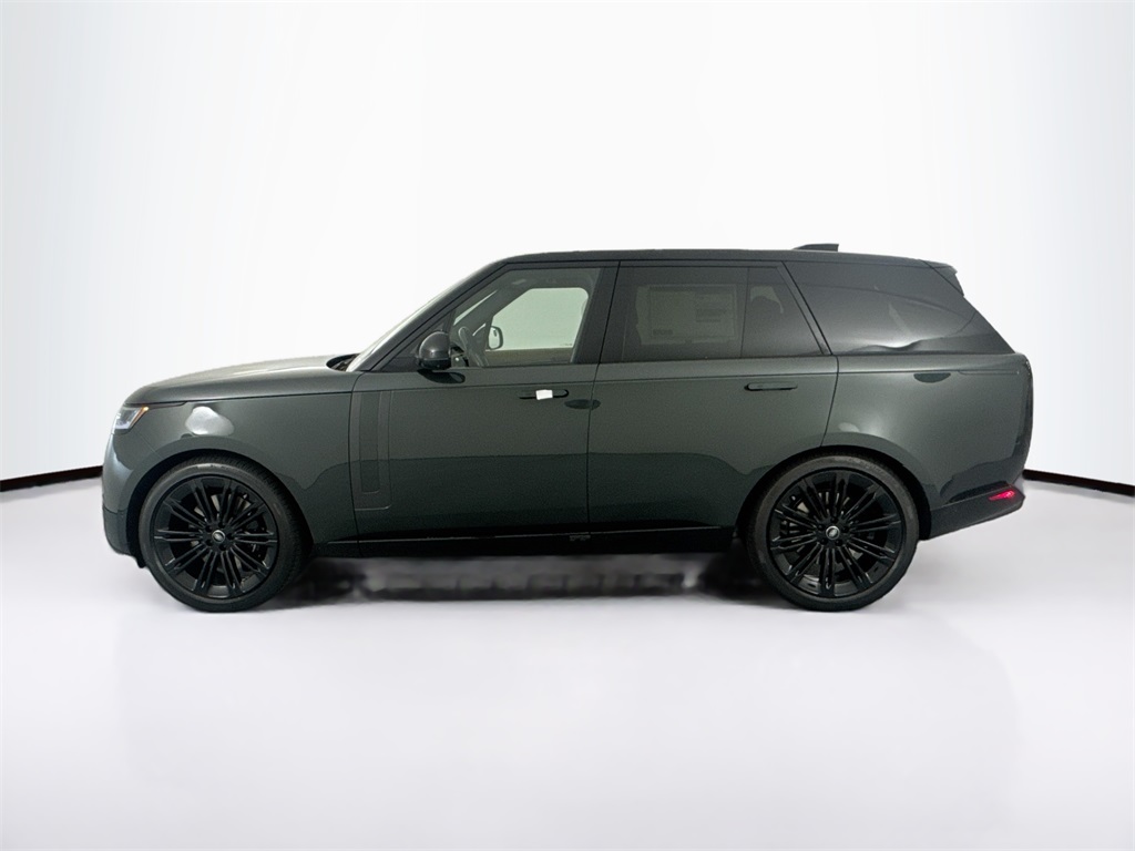 2025 Land Rover Range Rover SE photo 5
