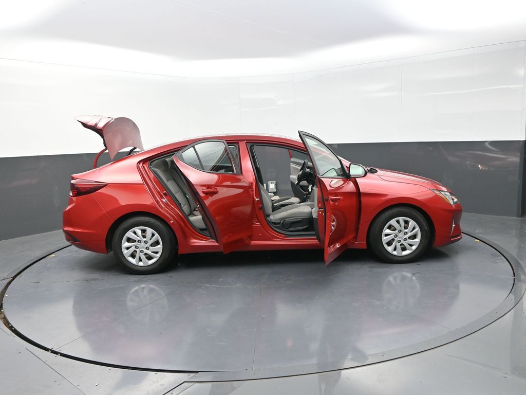 2019 Hyundai Elantra SE photo 33