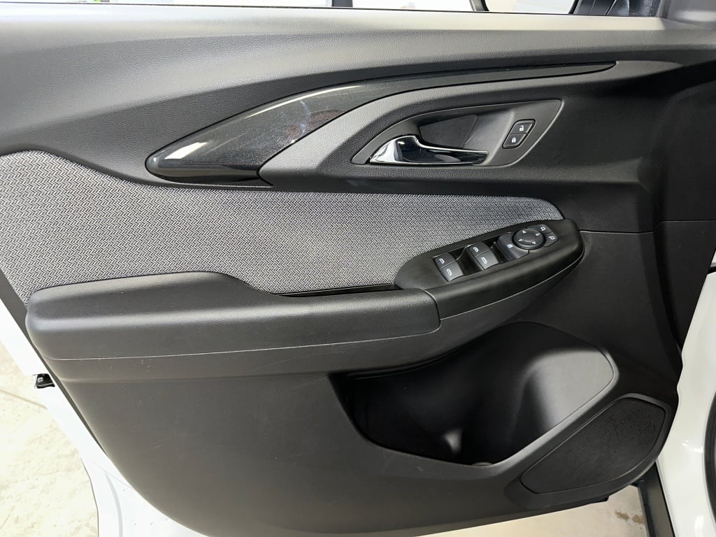 2023 Chevrolet Trailblazer LT photo 4