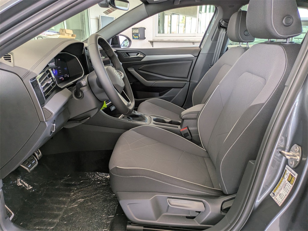 2025 Volkswagen Jetta 1.5T Sport photo 13