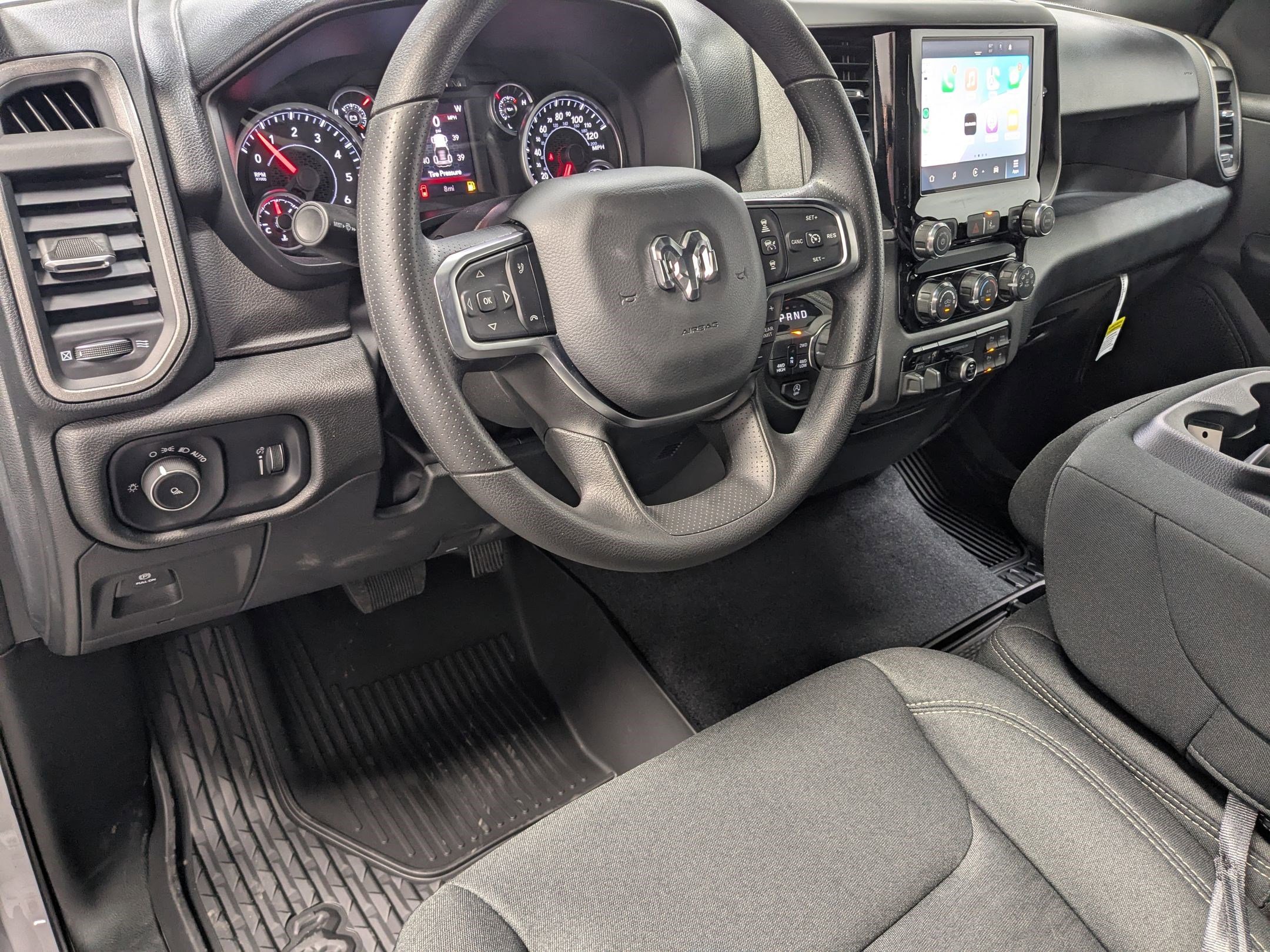 2025 Ram 1500 Tradesman photo 9