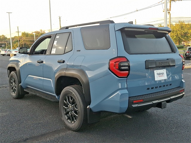 2025 Toyota 4Runner SR5 4WD photo 4