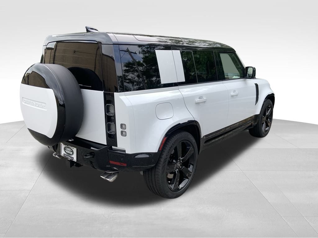 2025 Land Rover Defender 110 V8 photo 8
