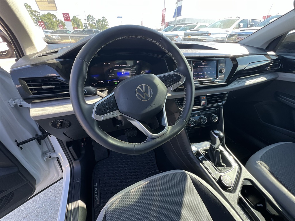 2024 Volkswagen Taos S photo 15