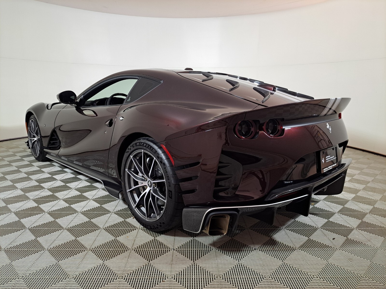 2023 Ferrari 812 Competizione photo 10