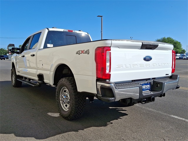 2025 Ford F-350 photo 4
