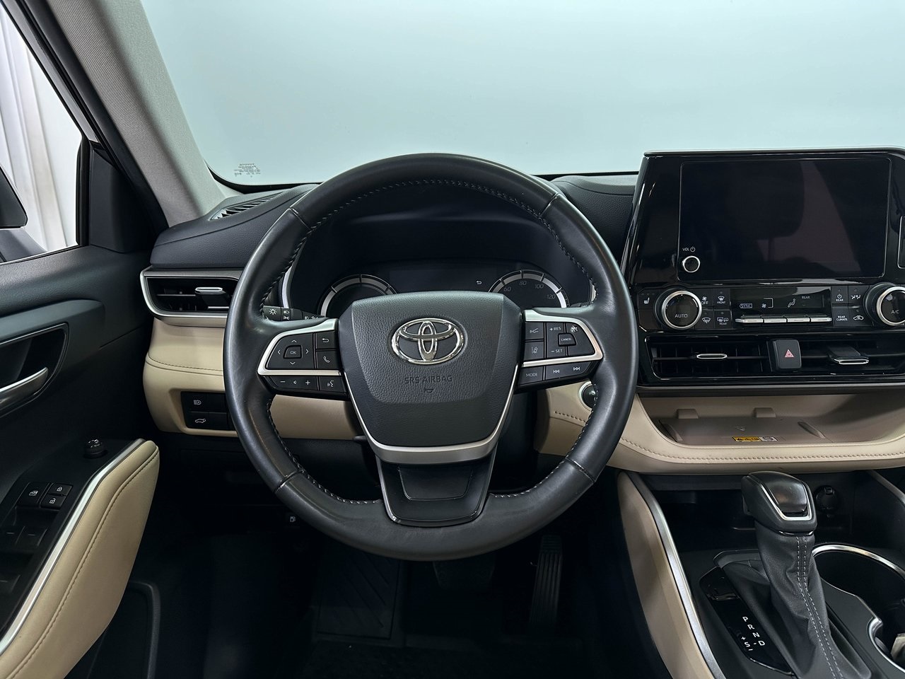 2024 Toyota Highlander Hybrid XLE photo 5