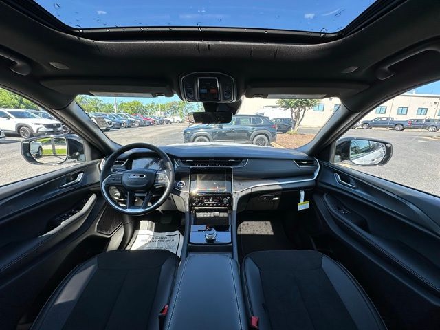 2025 Jeep Grand Cherokee Altitude X photo 2