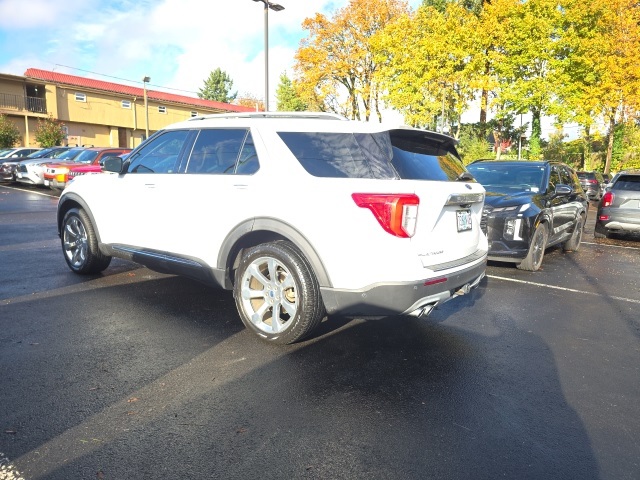 2020 Ford Explorer Platinum photo 2