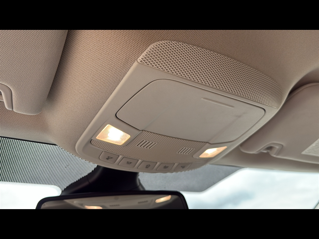 2023 Ford Edge SEL photo 17