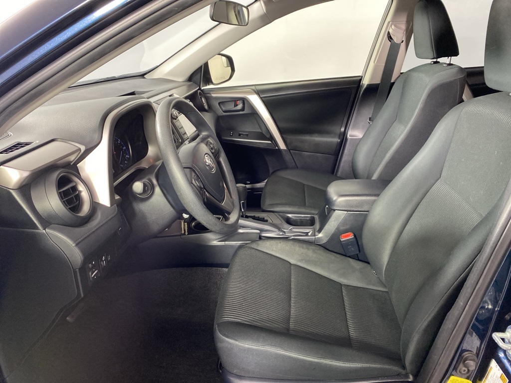 2018 Toyota RAV4 LE photo 11