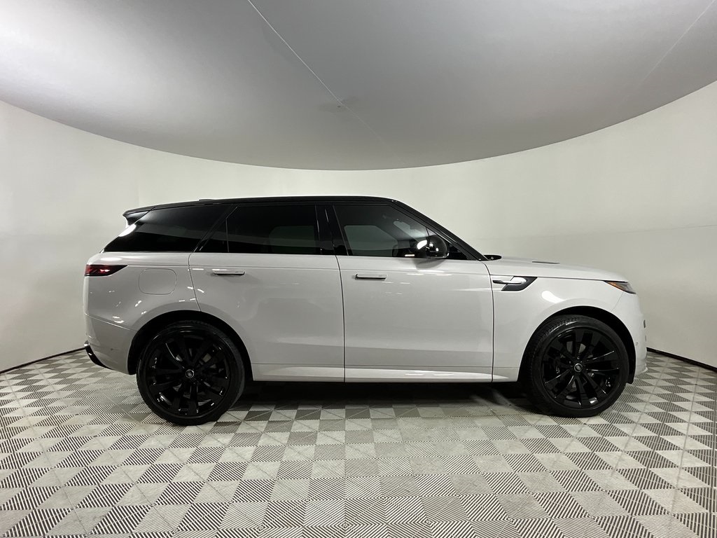 2023 Land Rover Range Rover Sport SE photo 4