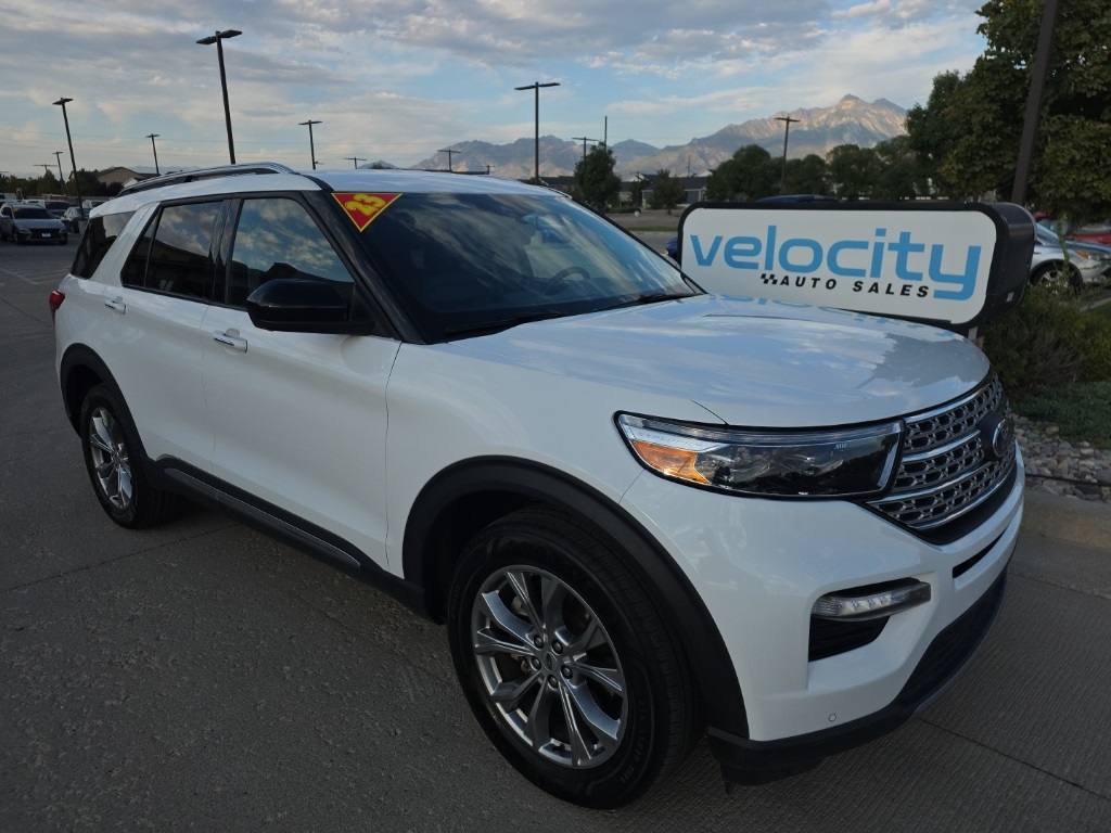 2023 Ford Explorer Limited's photo