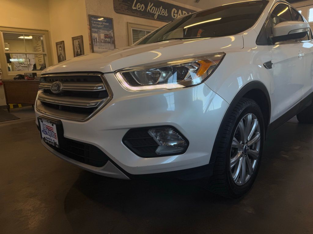 2017 Ford Escape Titanium photo 4