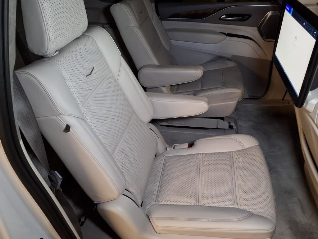 2023 Cadillac Escalade ESV Sport Platinum photo 23