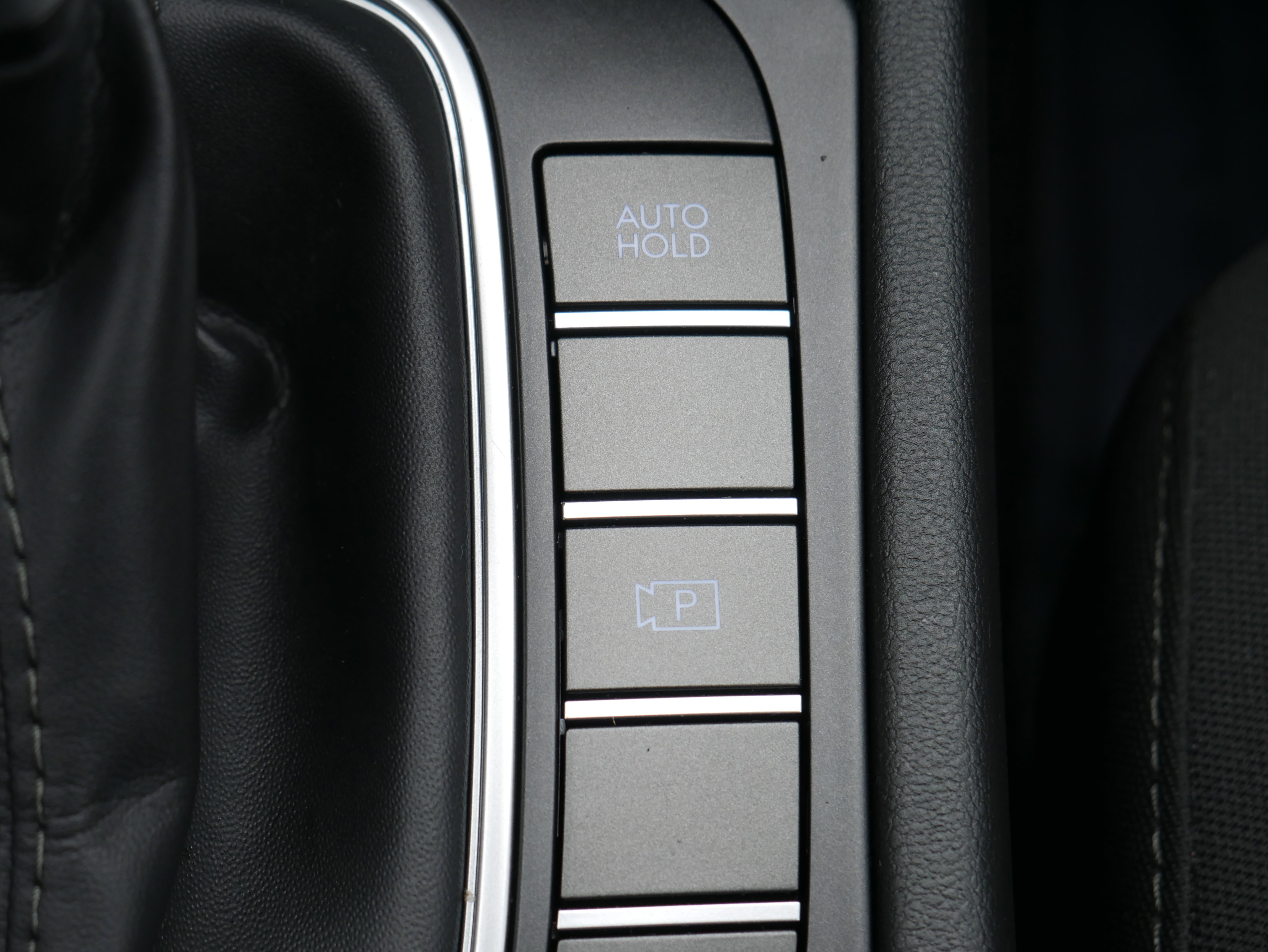 2025 Hyundai Kona SE photo 4