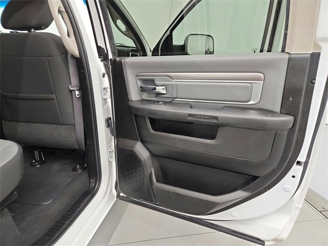 2023 Ram 1500 Classic SLT photo 32