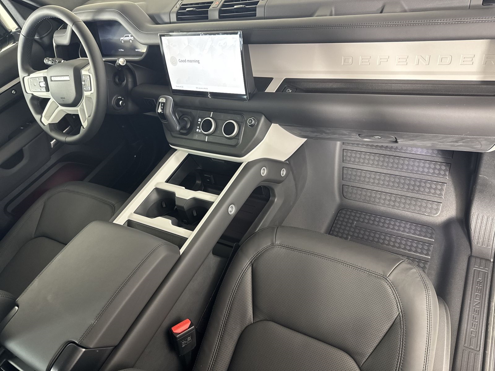 2025 Land Rover Defender 130 S photo 30