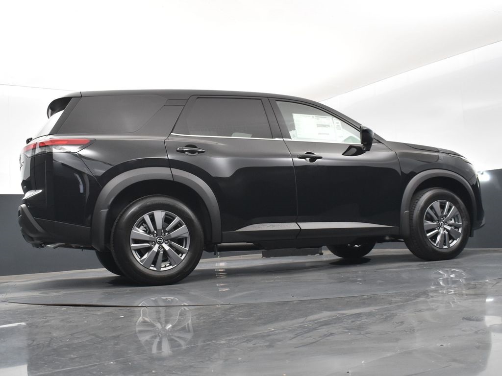 2025 Nissan Pathfinder S photo 40