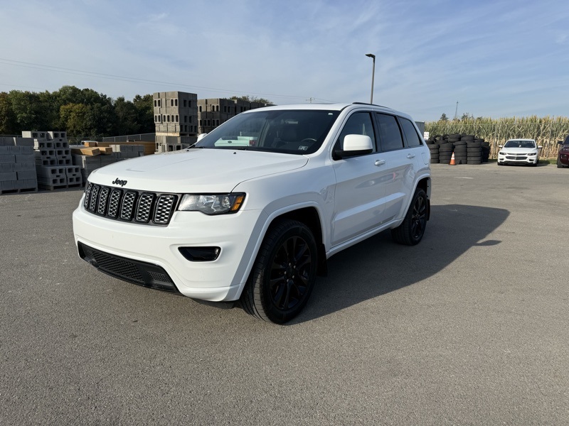 2021 Jeep Grand Cherokee Laredo X photo 3