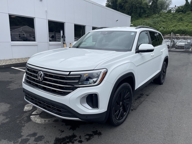 2024 Volkswagen Atlas SE Technology photo 2