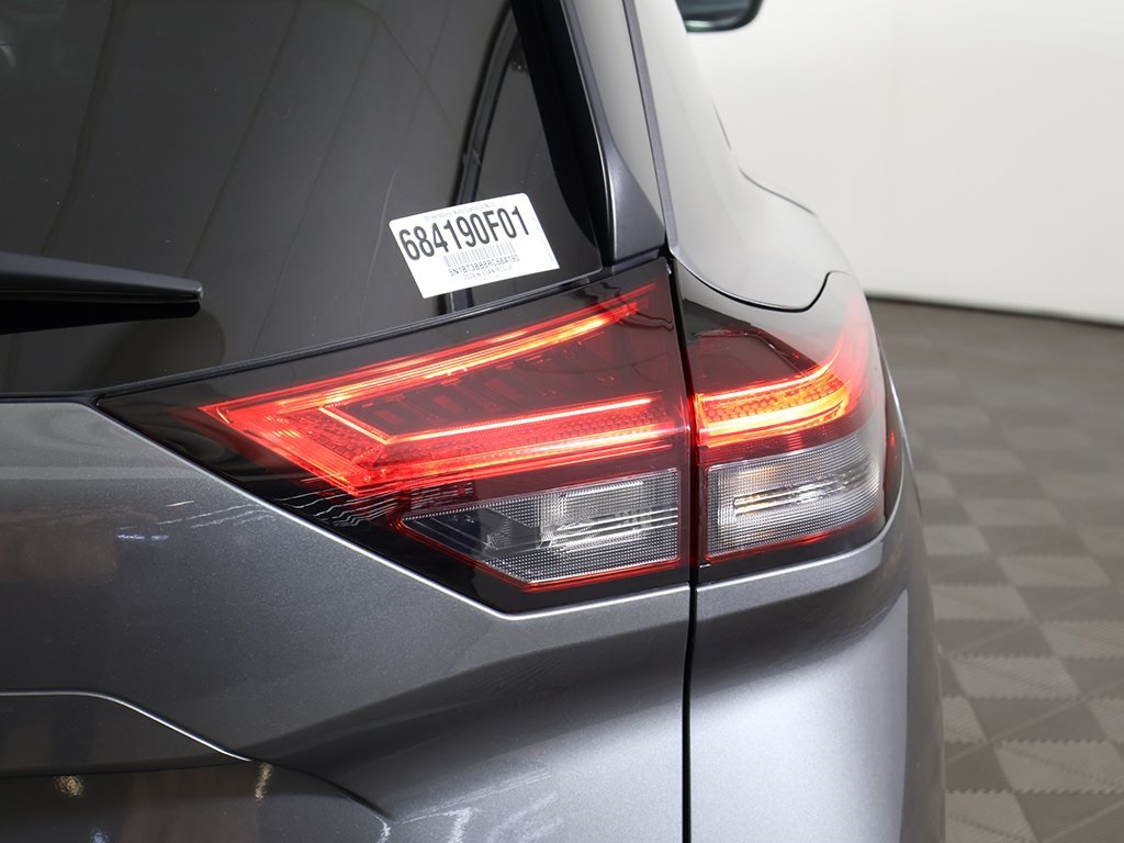 2024 Nissan Rogue SV photo 13