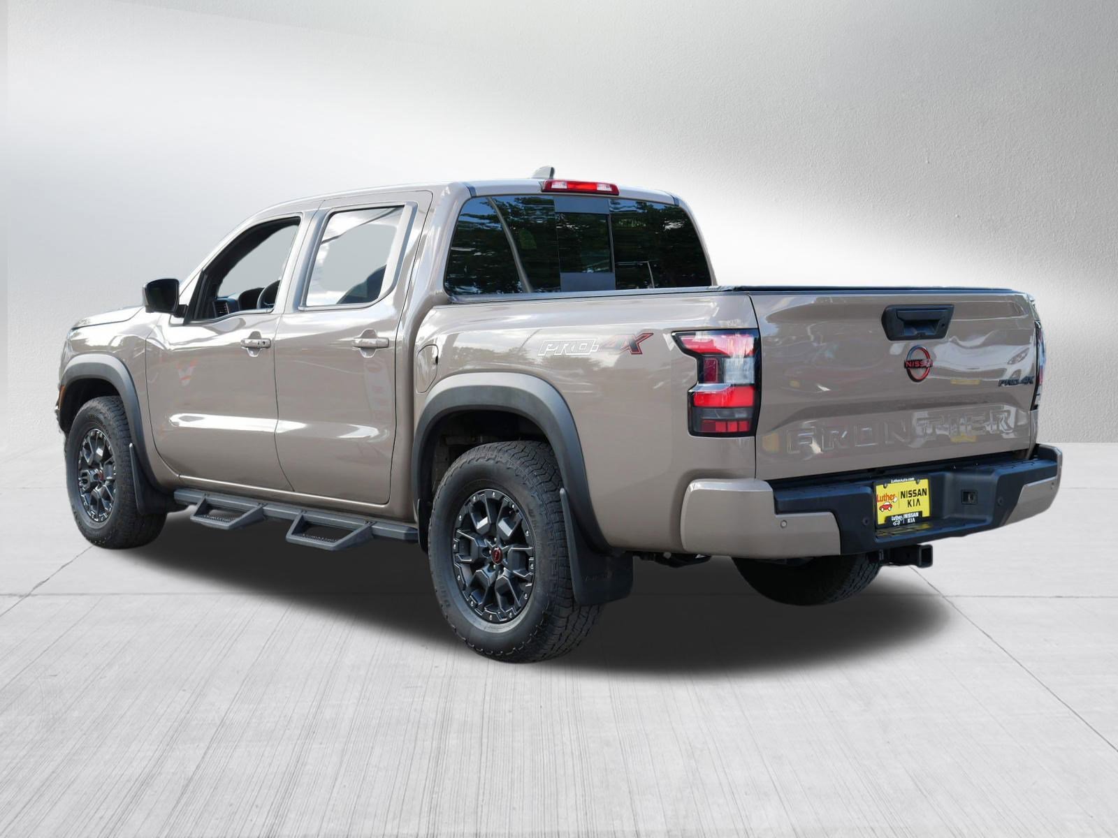 2023 Nissan Frontier PRO-4X photo 3