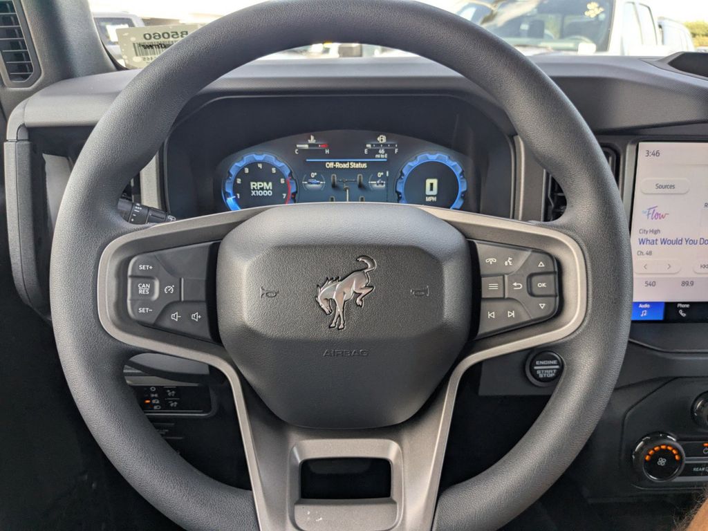 2025 Ford Bronco Base photo 23