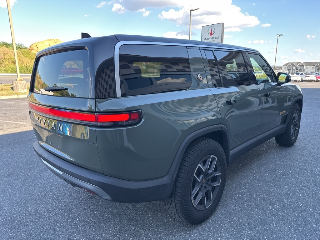 2023 Rivian R1S Launch Edition photo 4