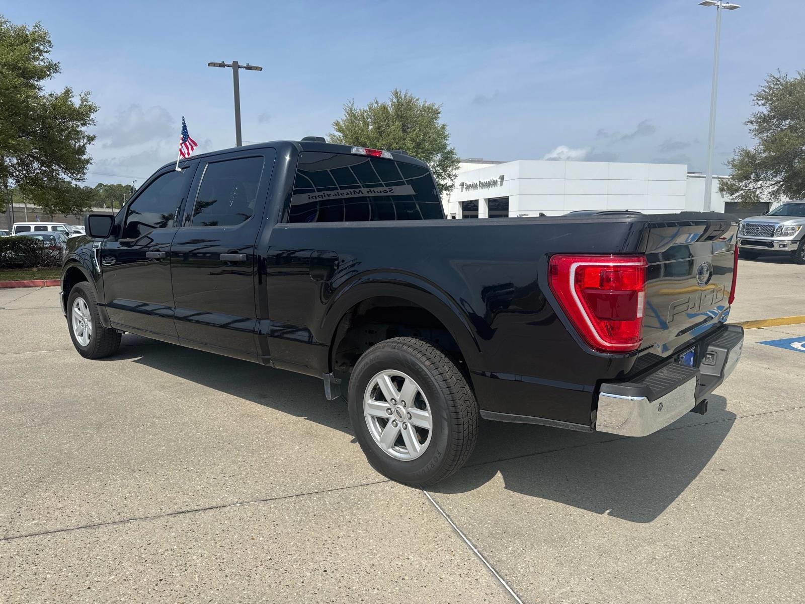 2023 Ford F-150 XLT photo 7