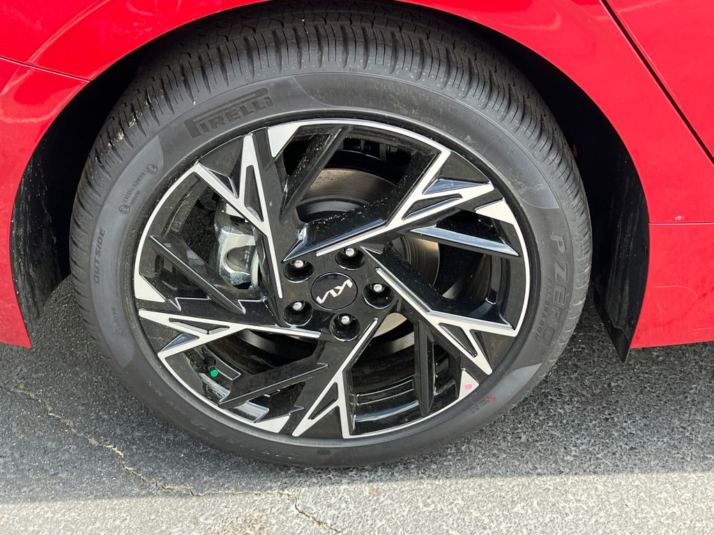 2025 Kia K5 GT-Line photo 17