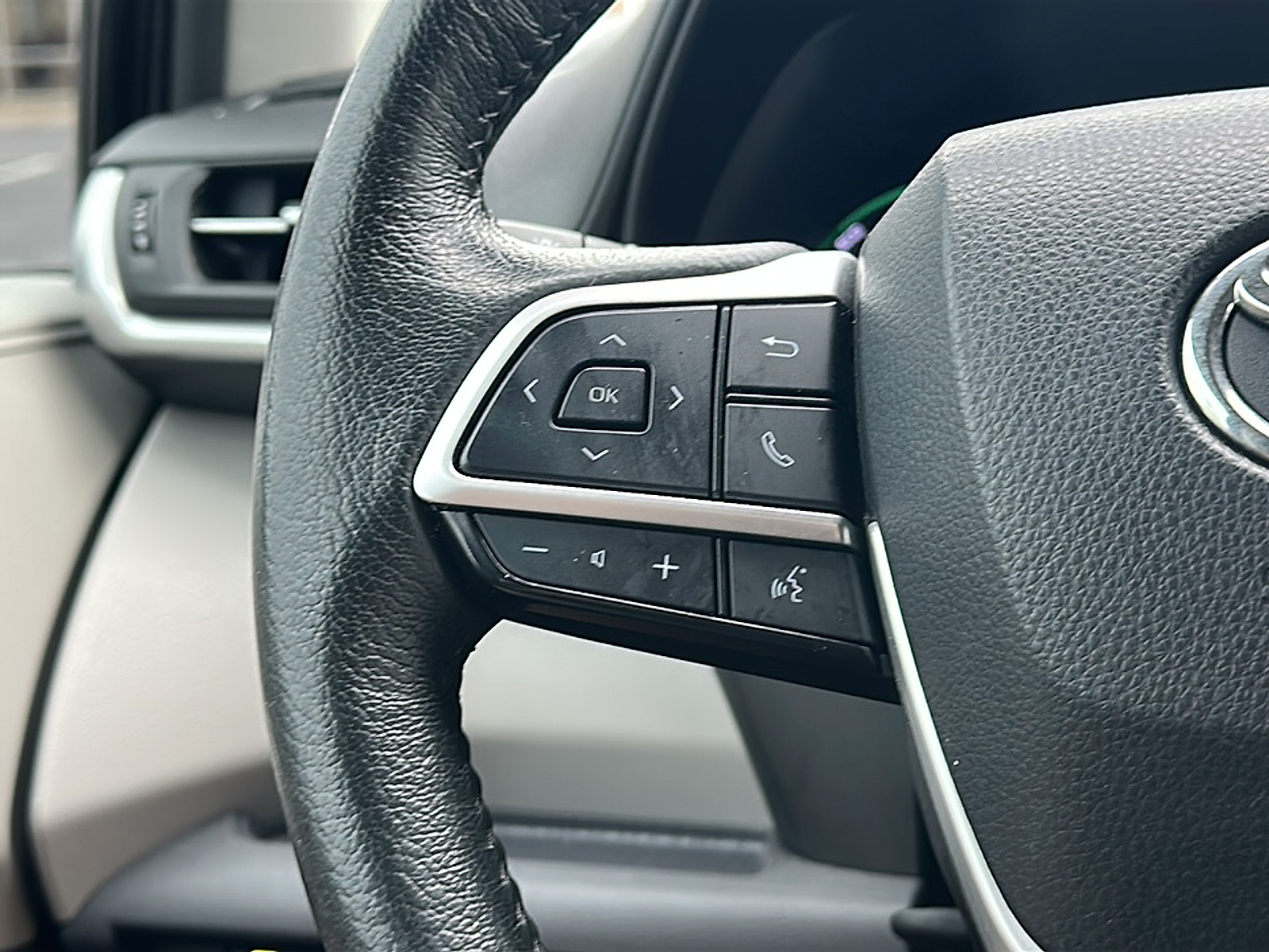 2024 Toyota Sienna XLE photo 20