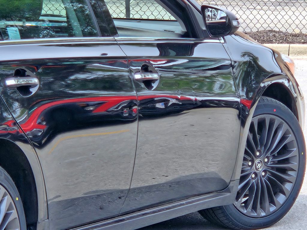 2016 Toyota Avalon Touring photo 11