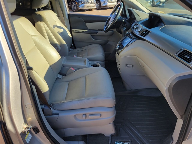 2016 Honda Odyssey Touring Elite photo 16