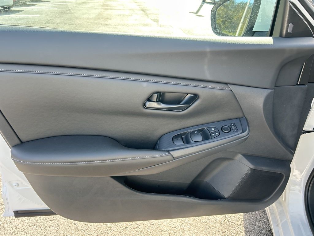 2025 Nissan Sentra S photo 10
