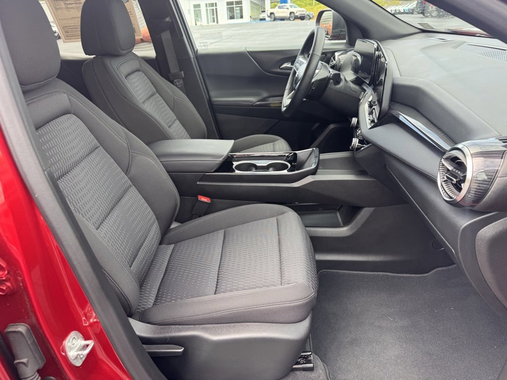 2025 Chevrolet Equinox LT photo 24