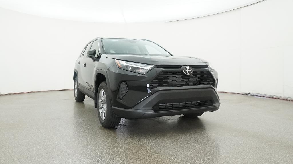 2025 Toyota RAV4 XLE photo 15