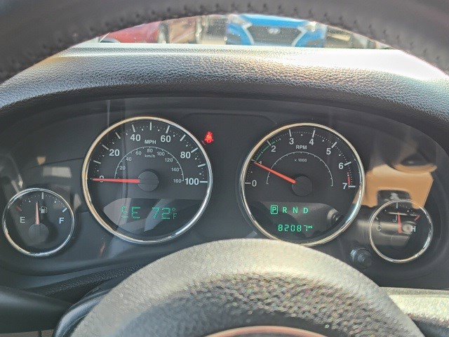 2016 Jeep Wrangler Unlimited Sahara photo 19