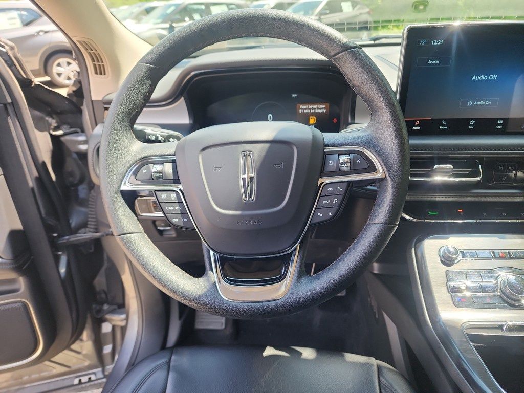 2022 Lincoln Nautilus Standard photo 11