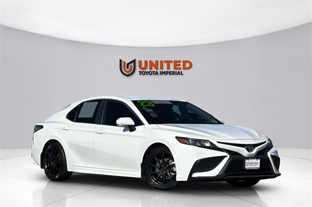 2023 Toyota Camry SE's photo