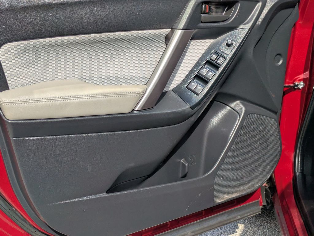 2017 Subaru Forester 2.5i photo 11