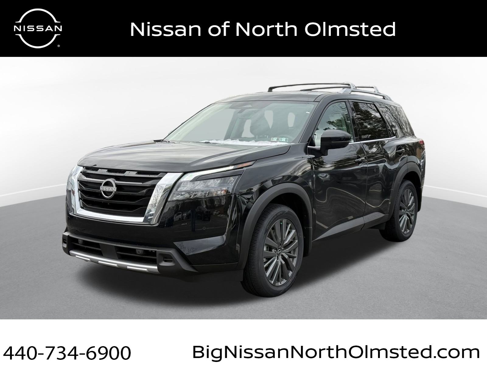 2025 Nissan Pathfinder SL's photo