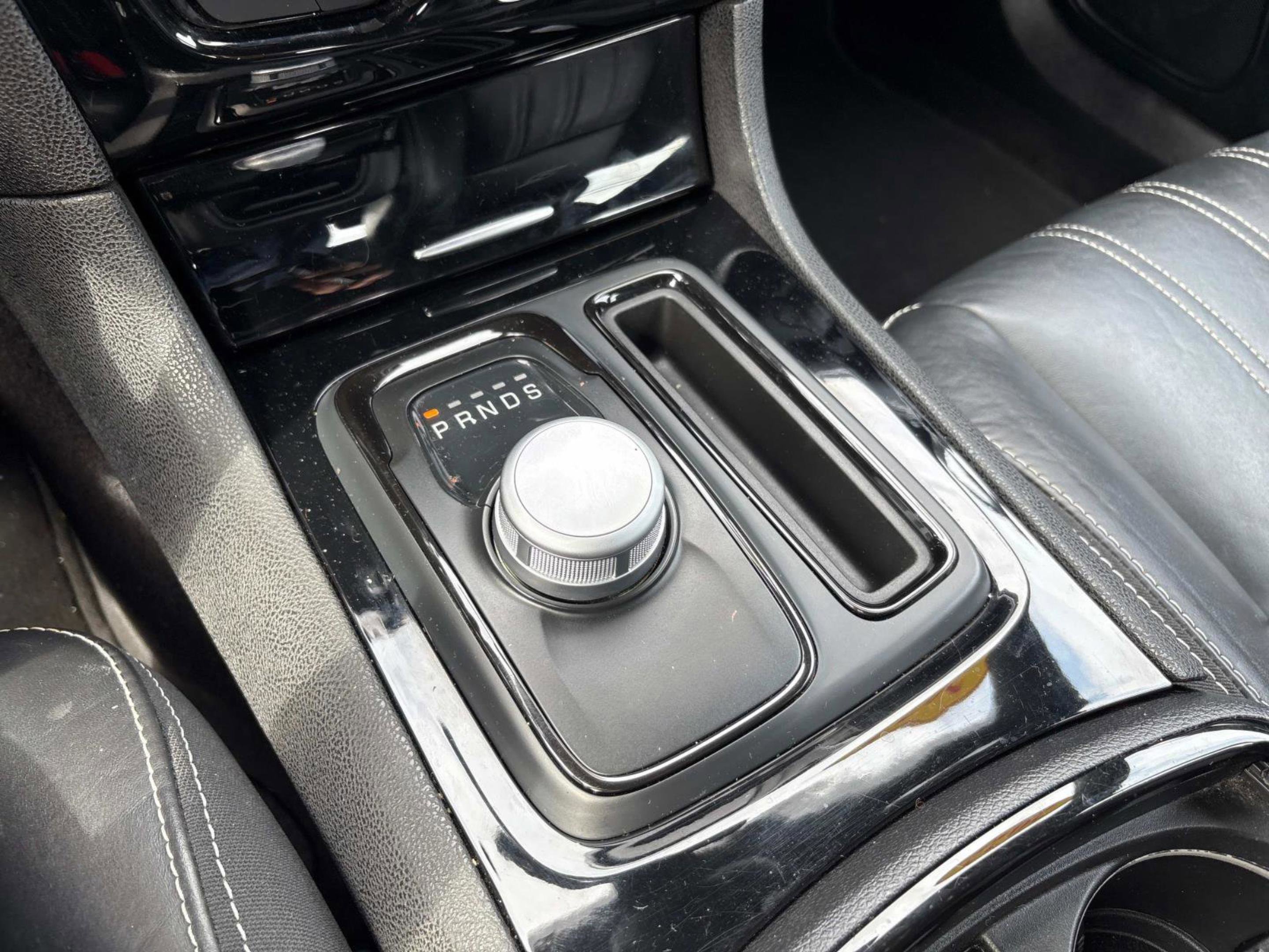 2022 Chrysler 300 S photo 27