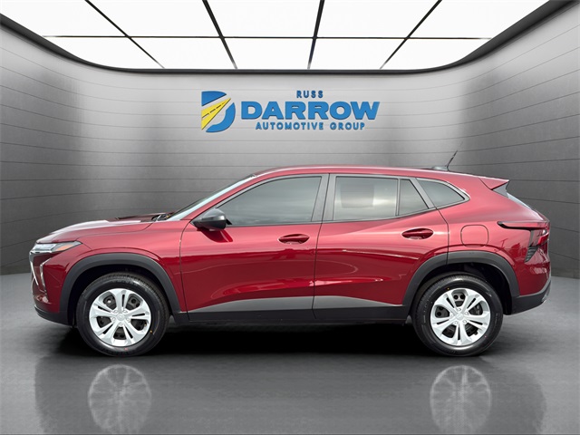 2025 Chevrolet Trax LS photo 2