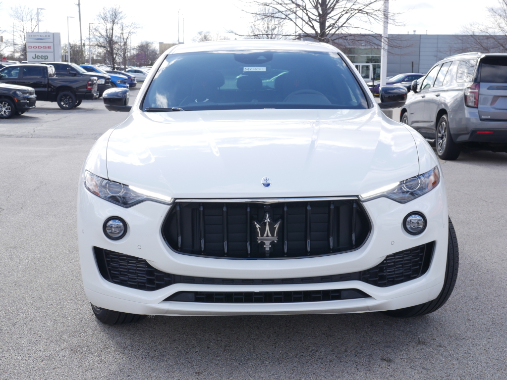 2024 Maserati Levante GT photo 2