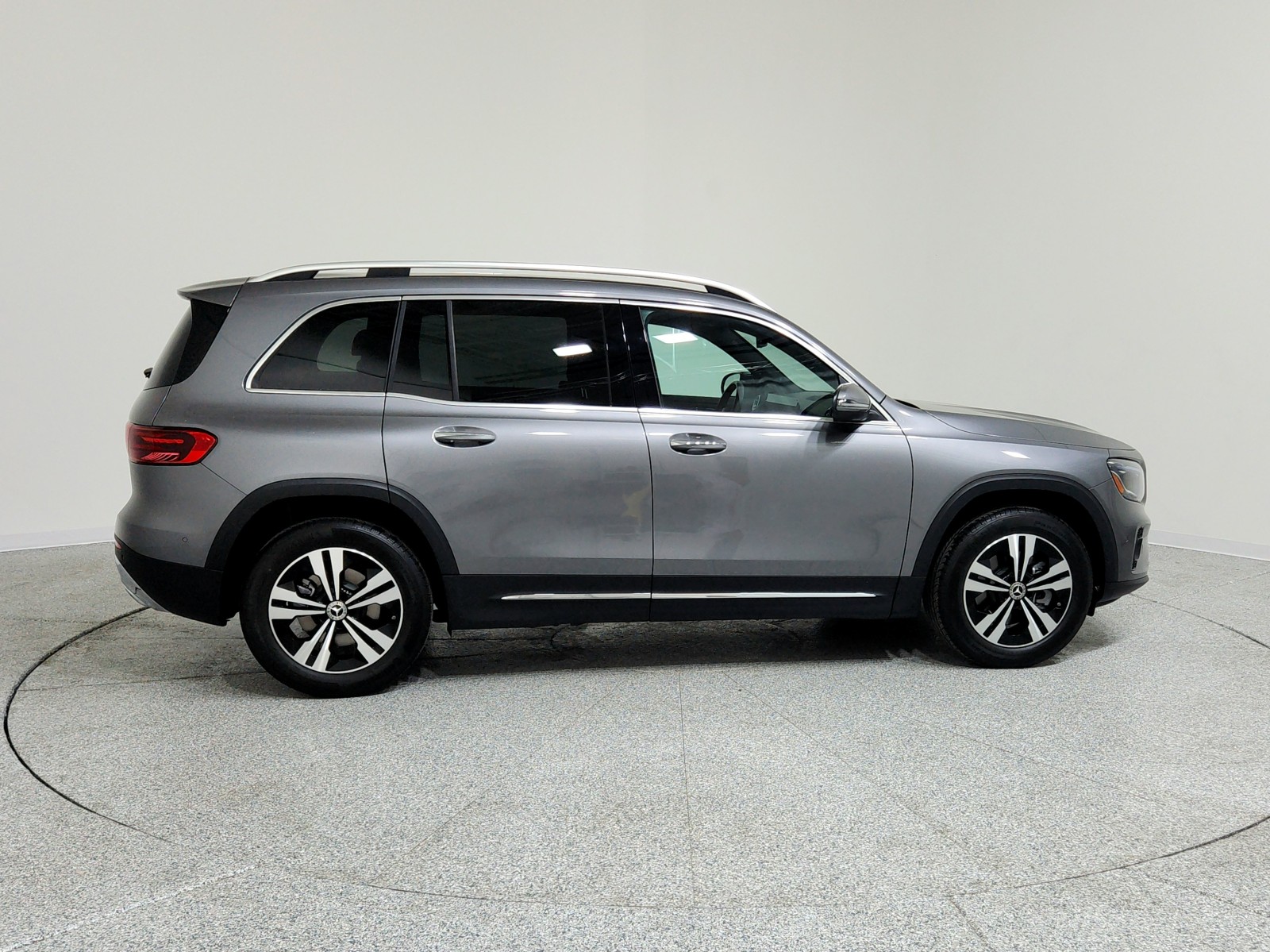 2025 Mercedes Benz GLB 250 photo 6