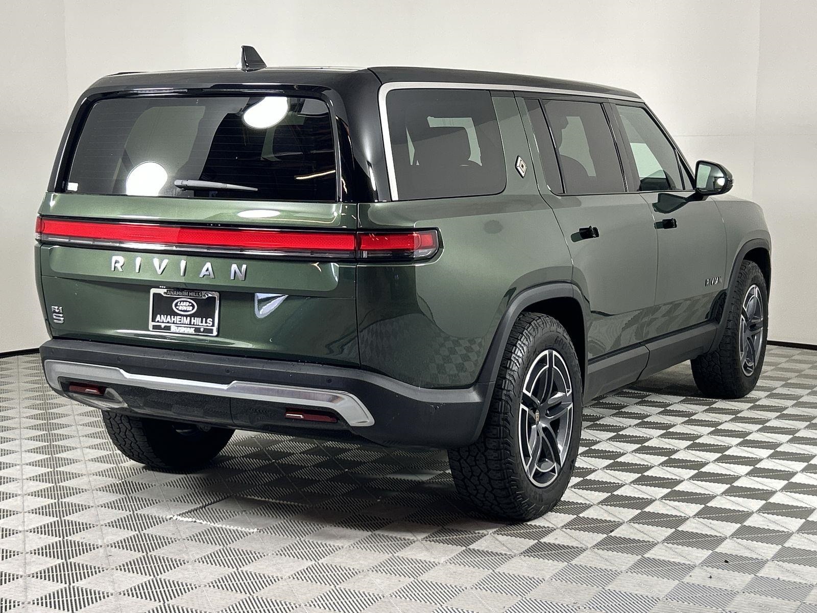 2025 Rivian R1S Adventure photo 4