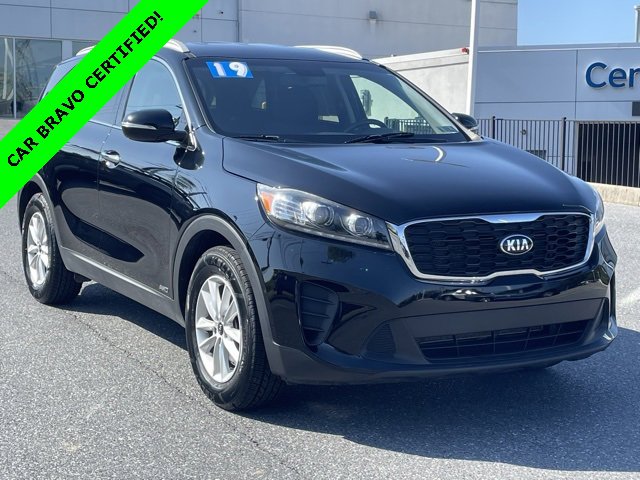 2019 Kia Sorento LX's photo